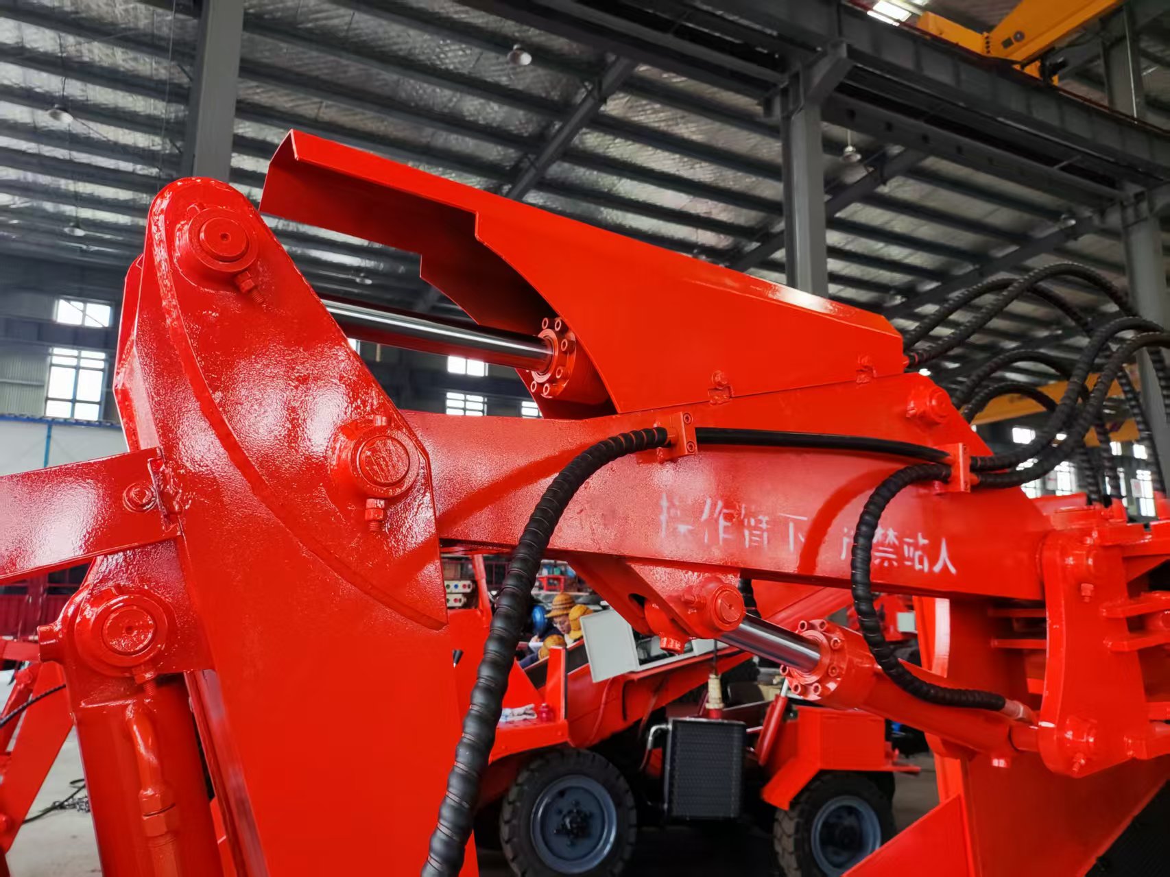 履帶式還是輪胎式？永力通兩種行走方式任你選